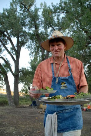 Missouri-Serving-dinner