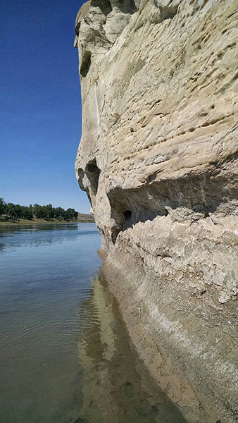 Missouri-white-cliffs-close-up